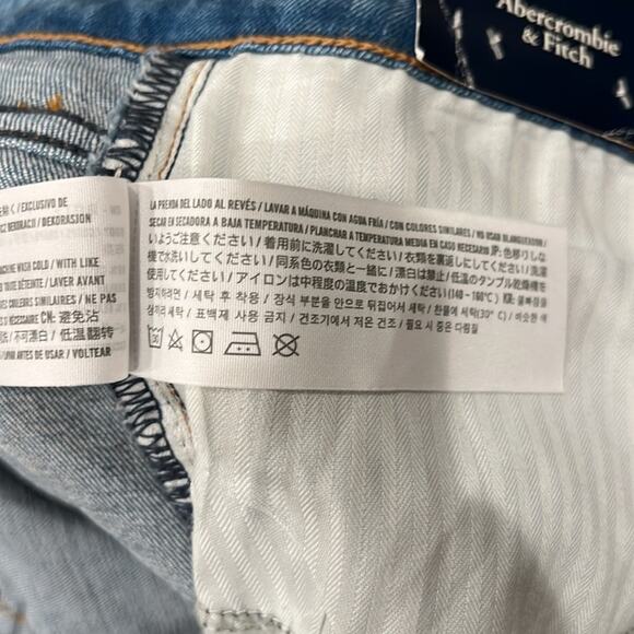NWT Abercrombie & Fitch Women's Curve Love High Rise The Mom Jean Size 36x32 - Picture 9 of 10